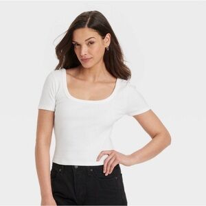 Bundle of 2 Universal Thread shrunken short sleeve scoop neck t shirts